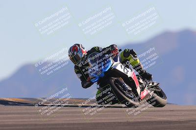 media/Nov-06-2023-Moto Forza (Mon) [[ce023d0744]]/3-Intermediate Group/Session 5 (Turn 9)/
